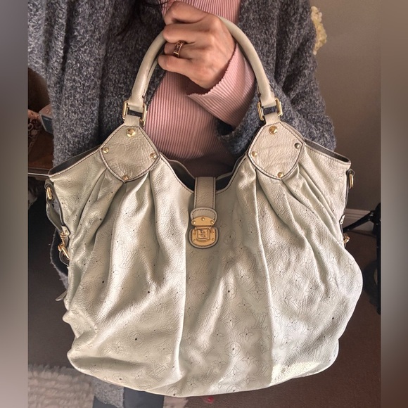 Louis Vuitton Mahina XL bag - Picture 10 of 12